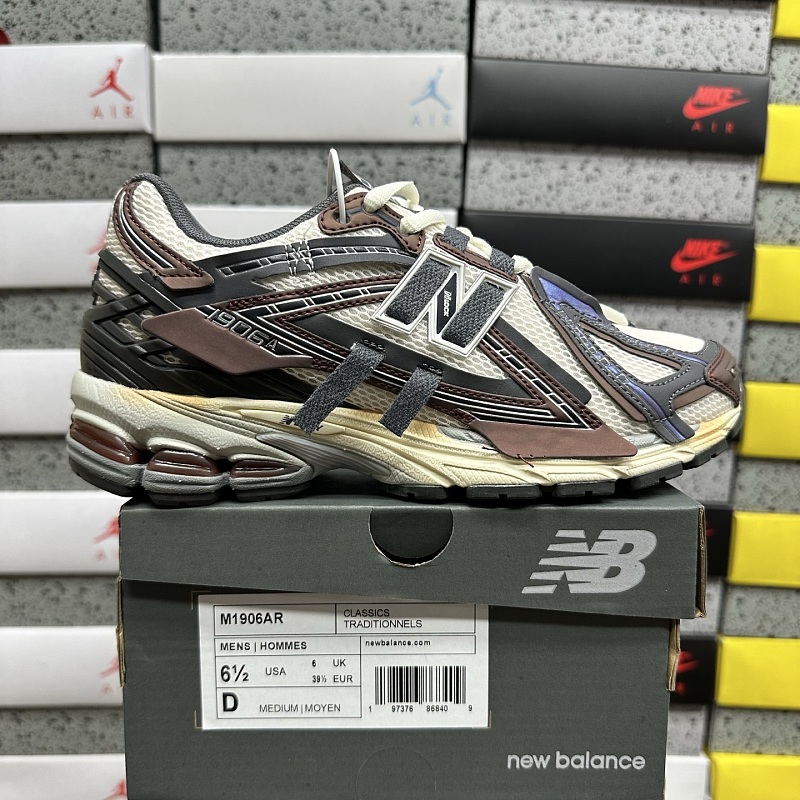 New Balance 1906 Sneakers