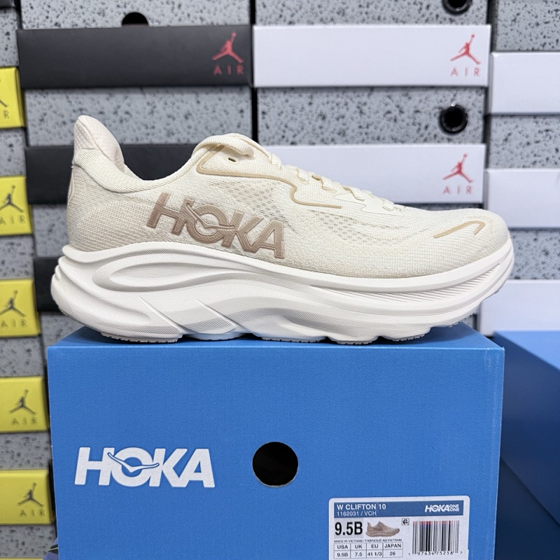 Hoka Clifton 9 Sneakers