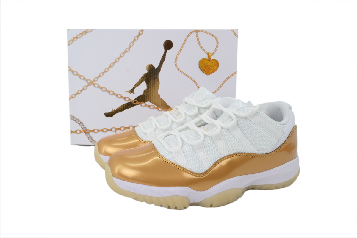 Air Jordan 11 Low Mother's Day AH7860-102