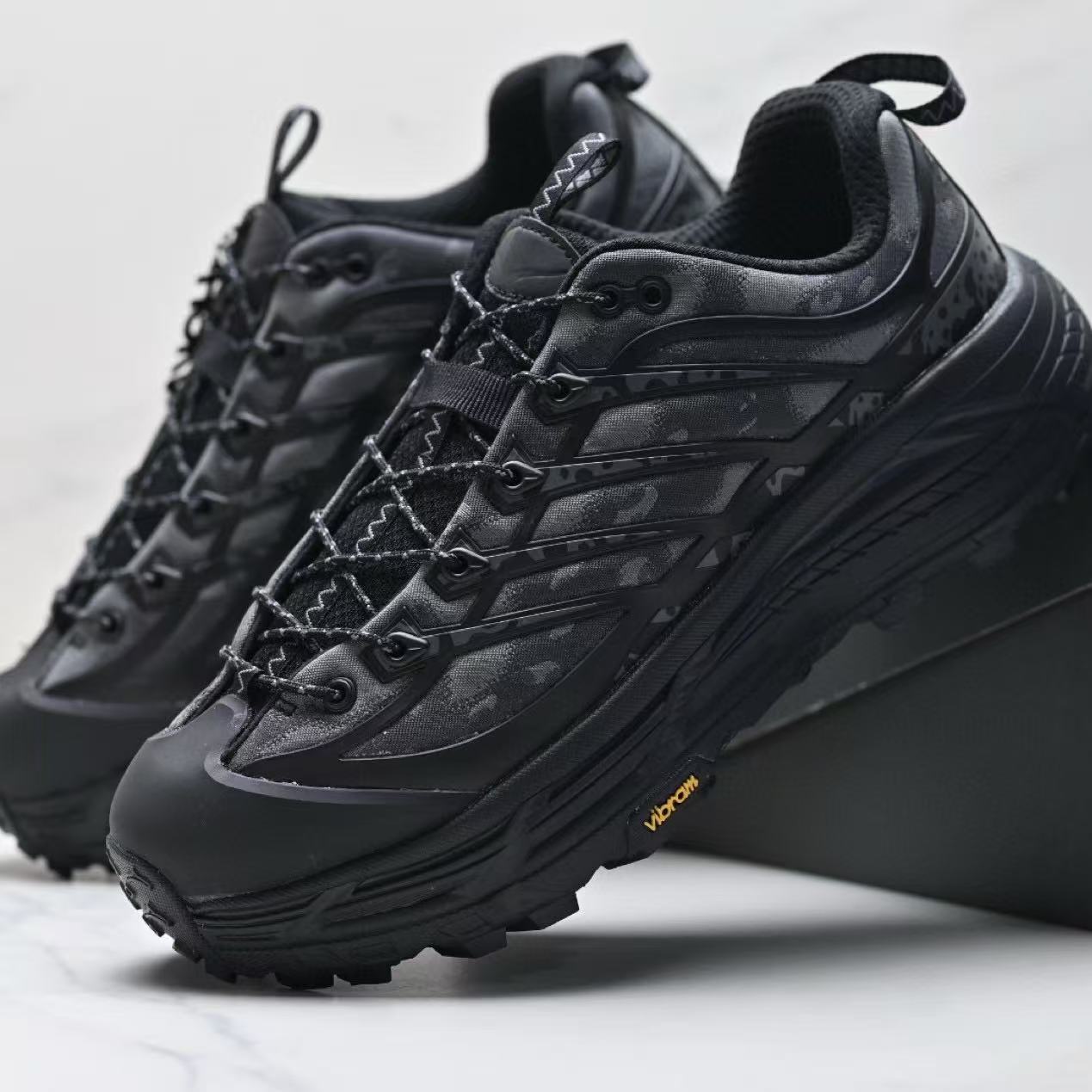 HOKA Mafate Three 2