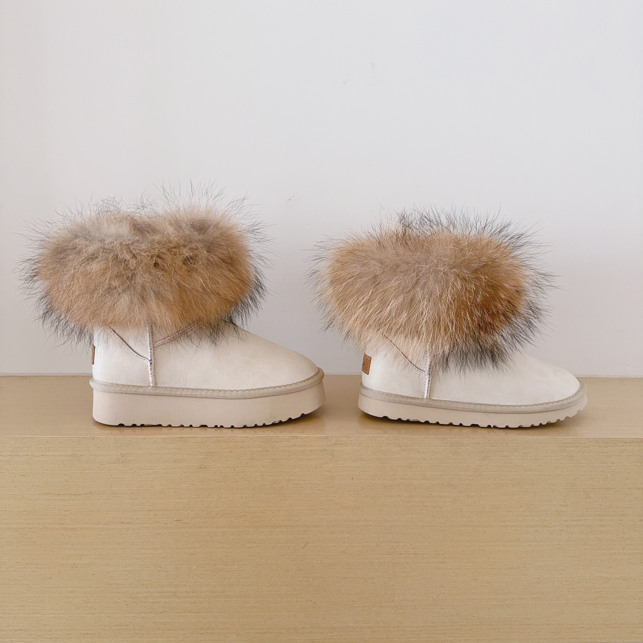 UGG Kids Platform 5854 Genuine Fur Trim Low-Cut Boots