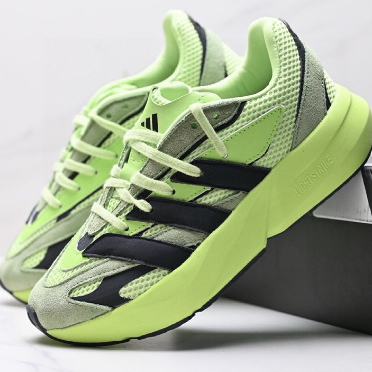 Adidas LightBlaze