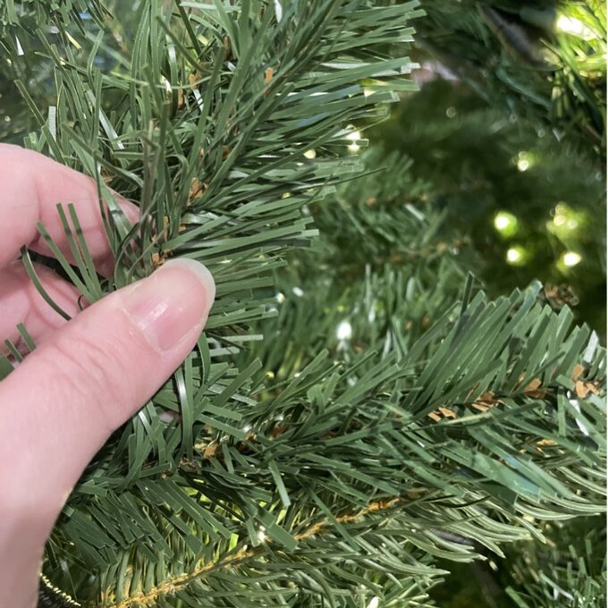Omusa Lighted Artificial Fir Christmas Tree