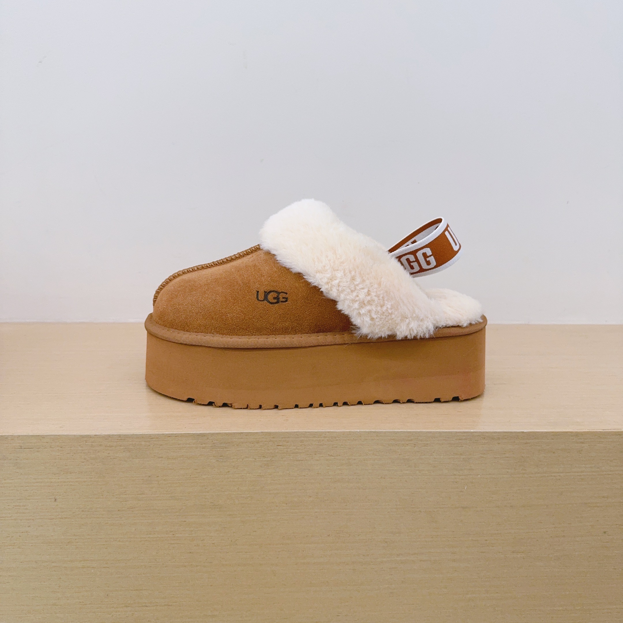 UGG Footwear Style 013