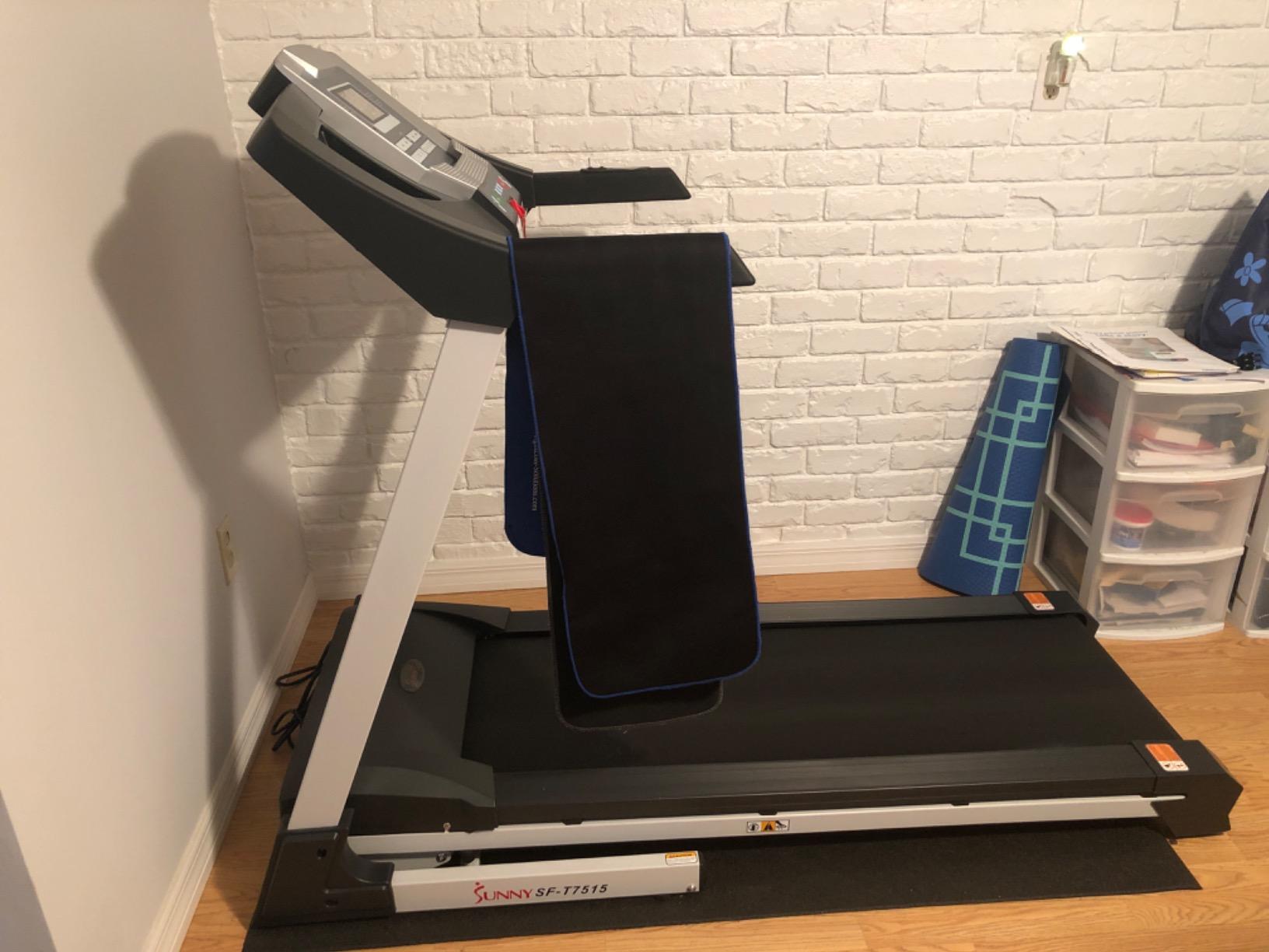 Smart Treadmill with Auto Incline