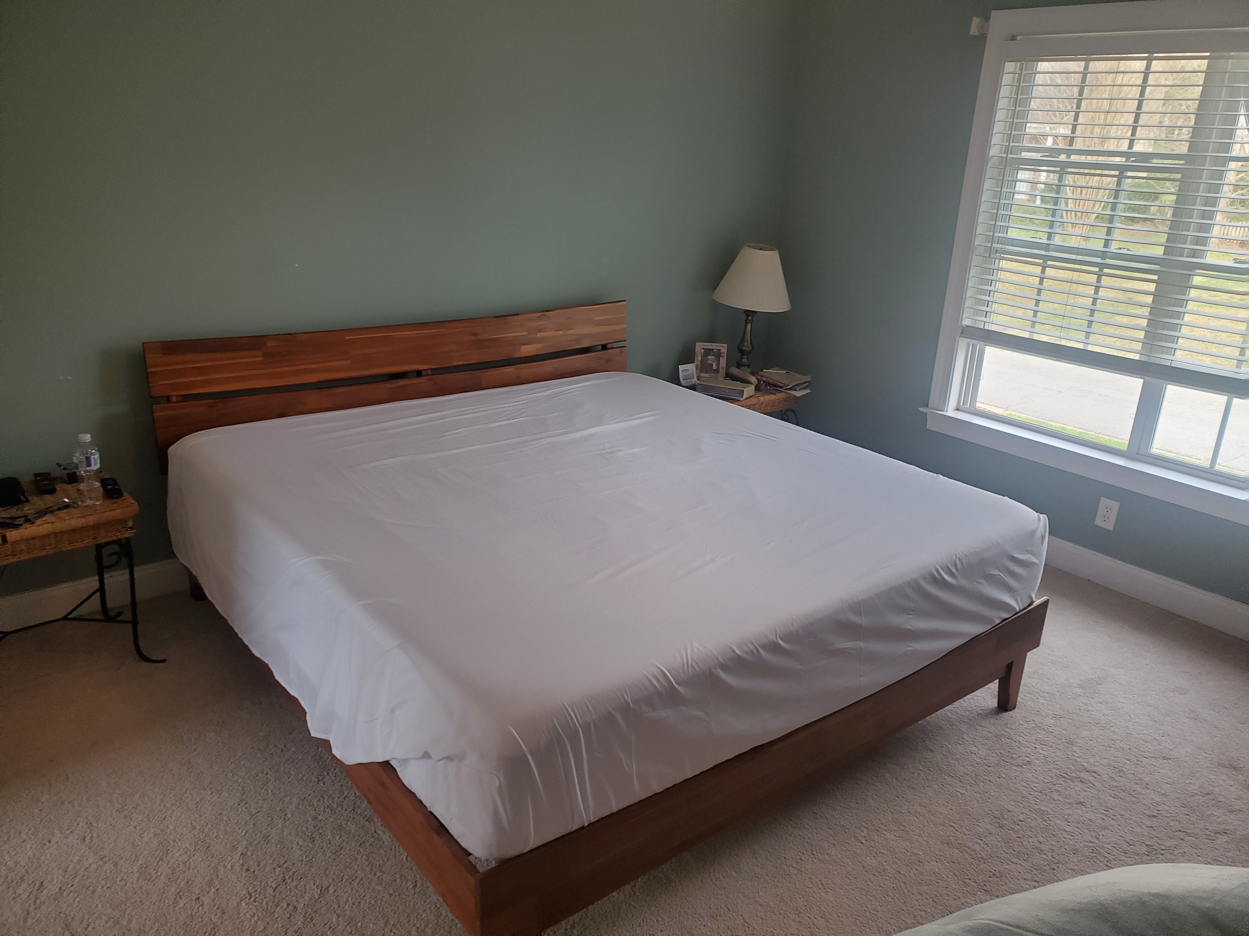 Acacia Aurora 14 Inch Wood Platform Bed