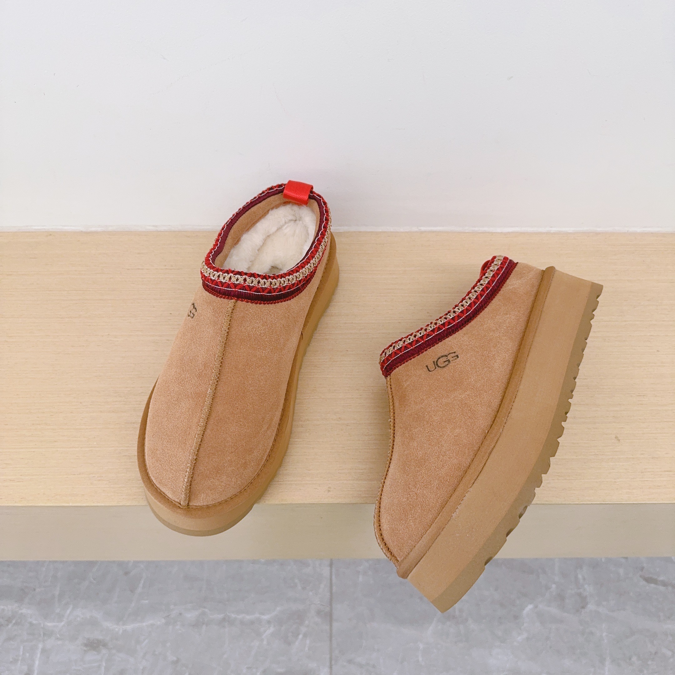 UGG Kids Ethnic-Style Platform Slippers