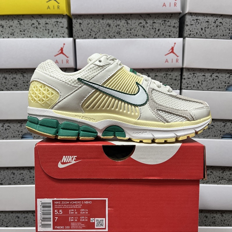 Nike Air Zoom Vomero 5 Sneakers