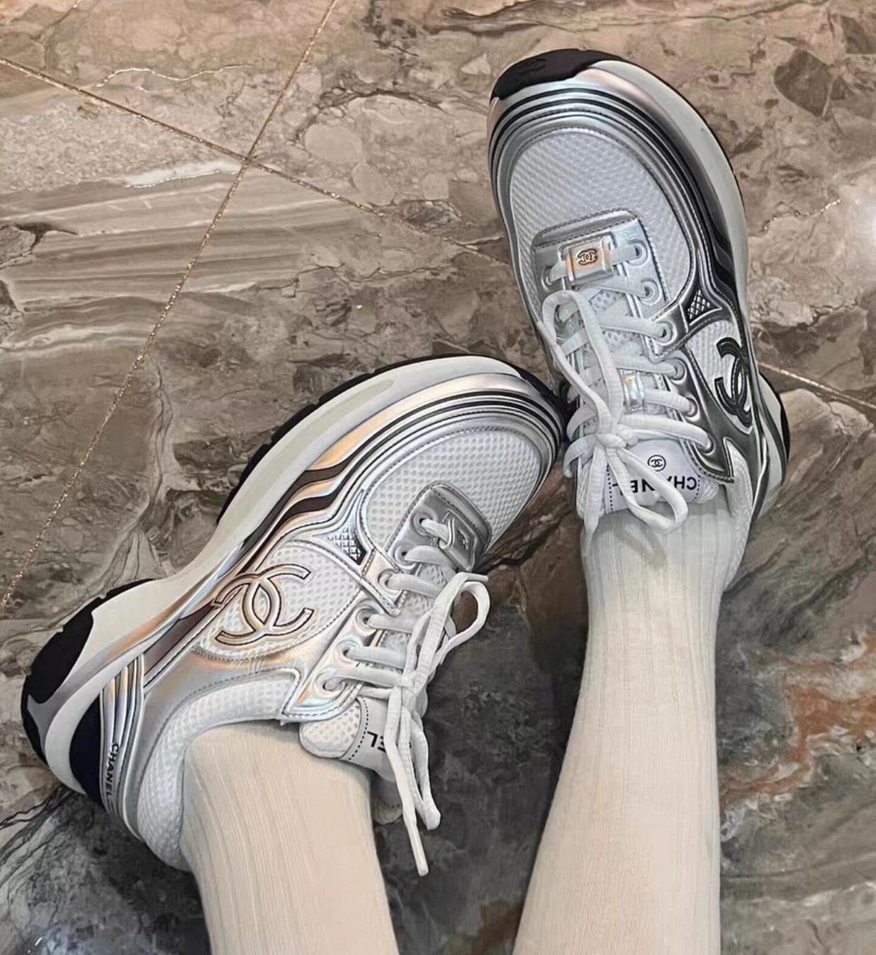 CNL CC Logo Sneaker White Silver