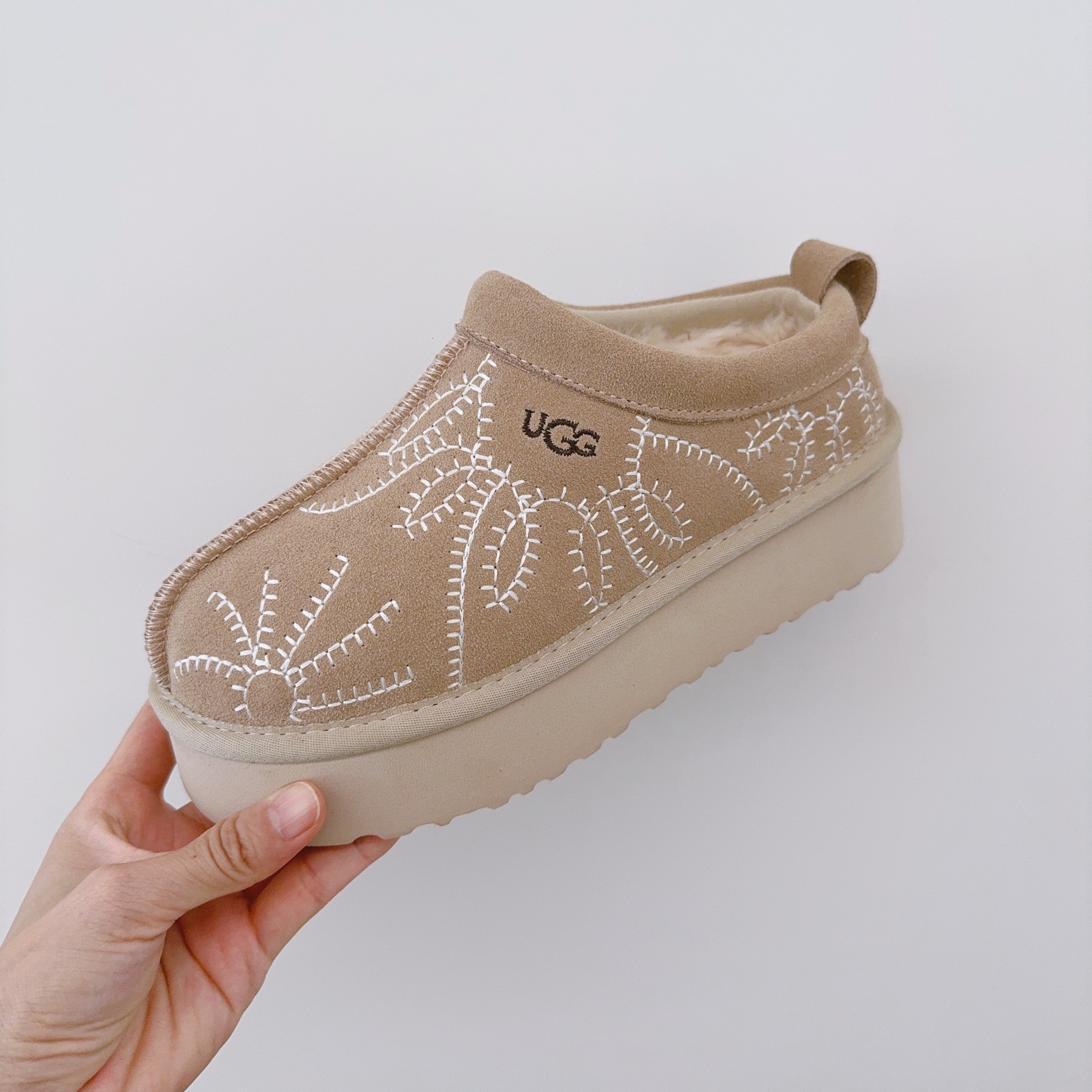 Embroidered Palm Tree Platform