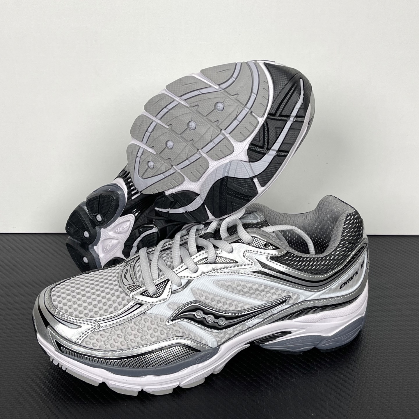 Saucony ProGrid Omni 9 detail 4