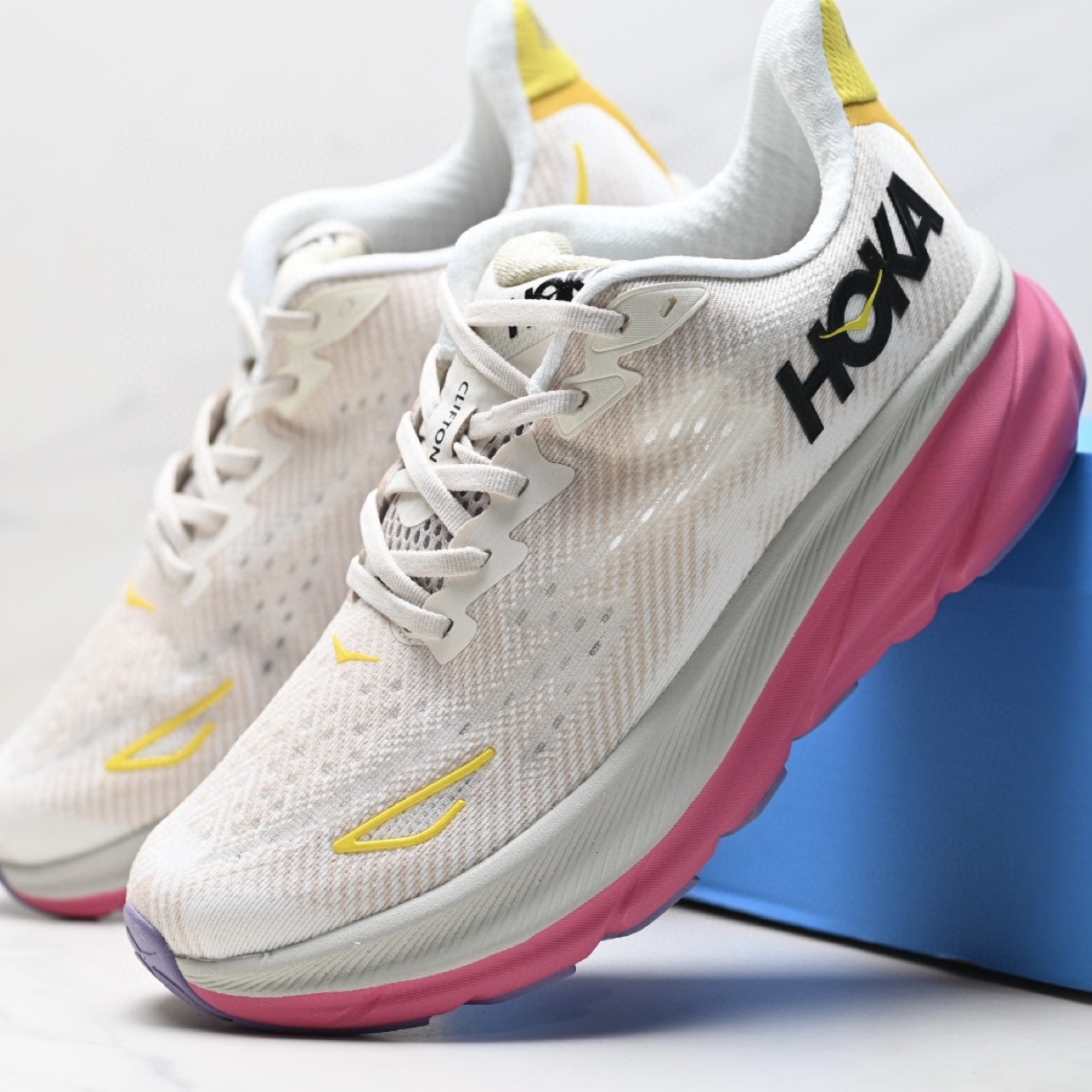 Hoka Clifton 9