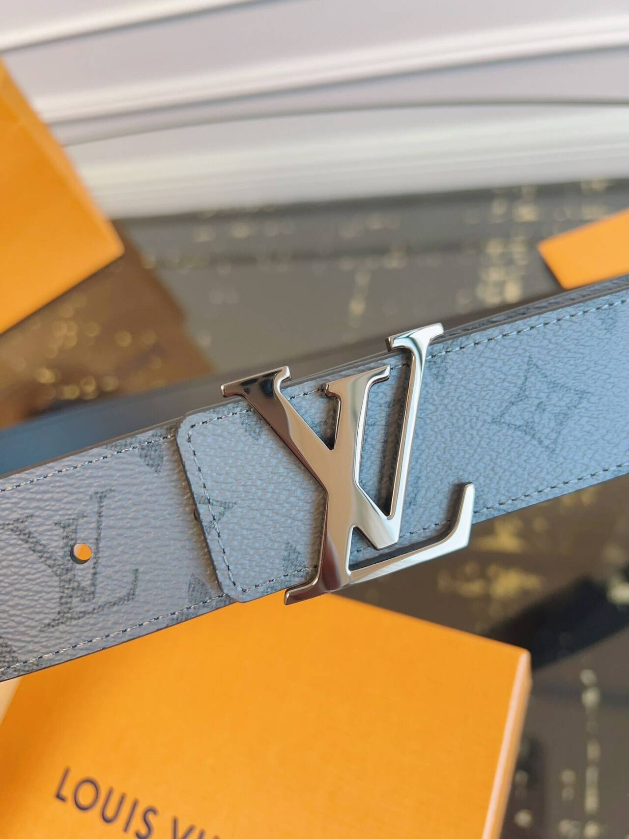 LV Initiales Reversible Belt - ogsneaker