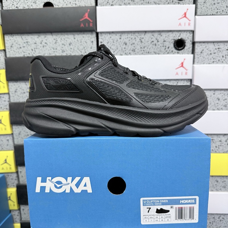 Hoka Clifton 9 Sneakers
