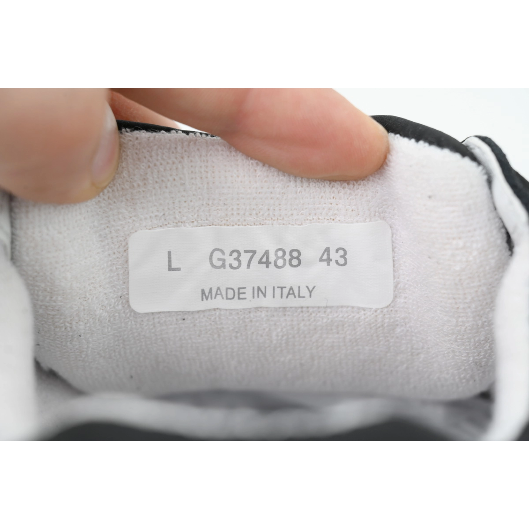 Chanel CC Logo Sneaker White Black