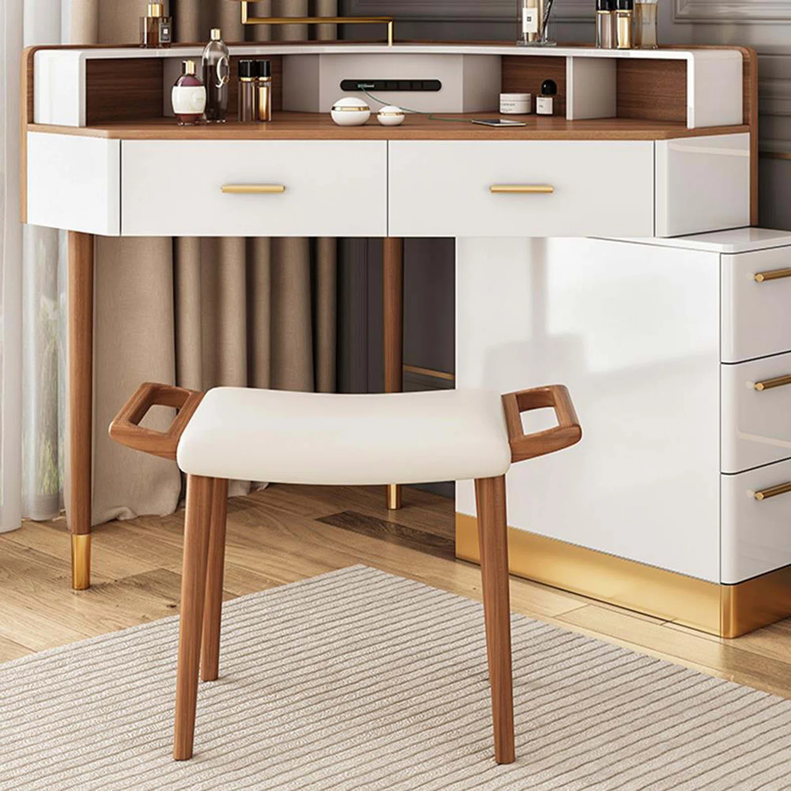 Exquisite makeup cabinet