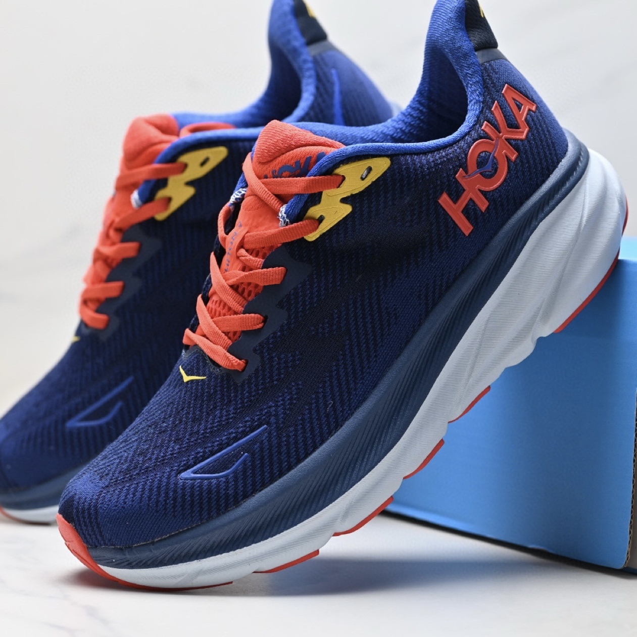 Hoka Clifton 9