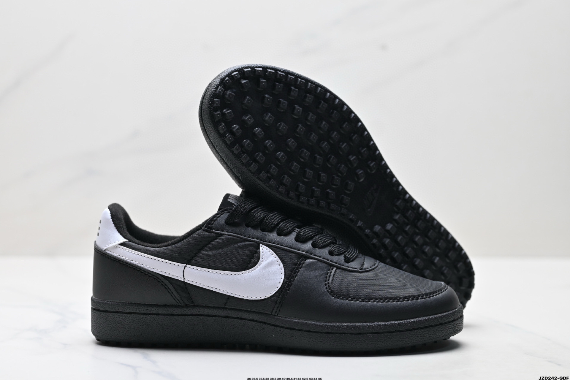 Nike Field General 82
