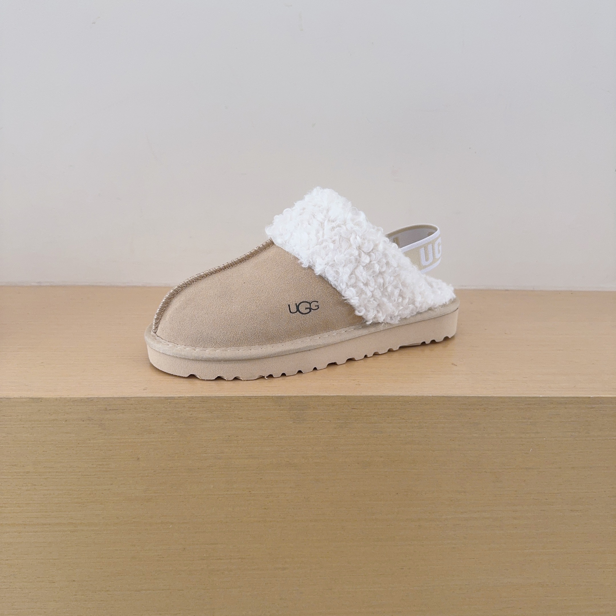 UGG Kids Curly Fleece Star Letter Slippers