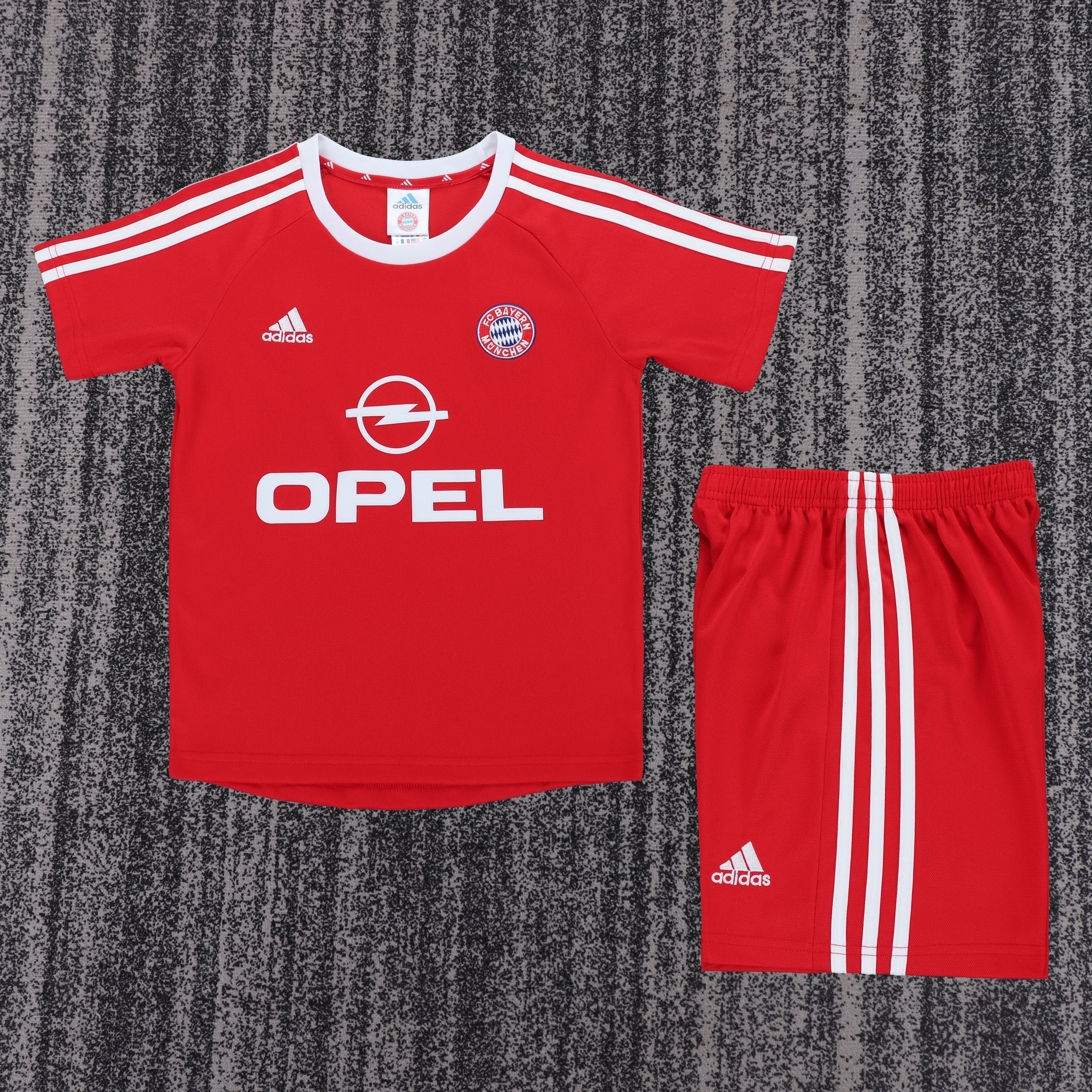Kids Retro Bayern München 01/02 Home Kit
