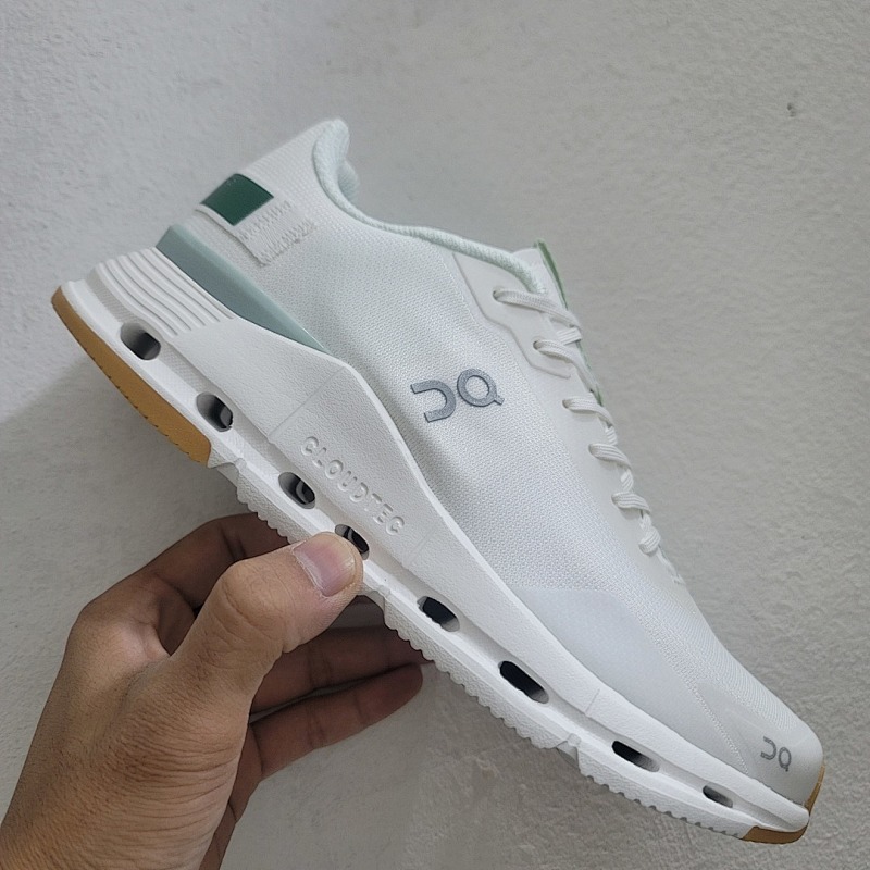 On Cloudnova colour options