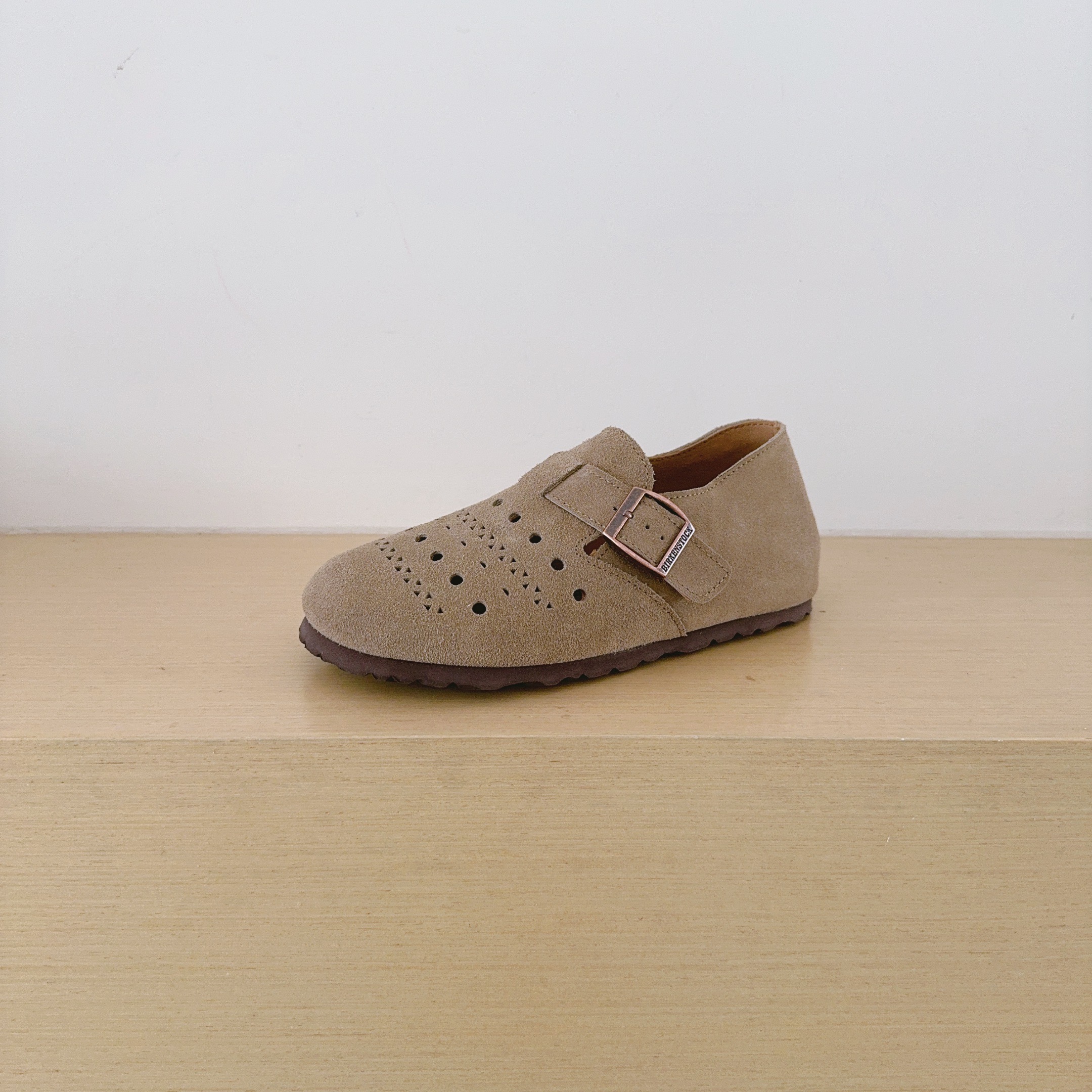 Cutout Birken-Style Back-Covered Shoes