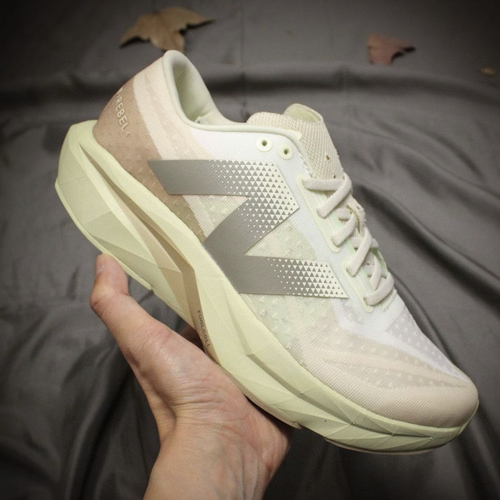 New Balance FuelCell Rebel V4