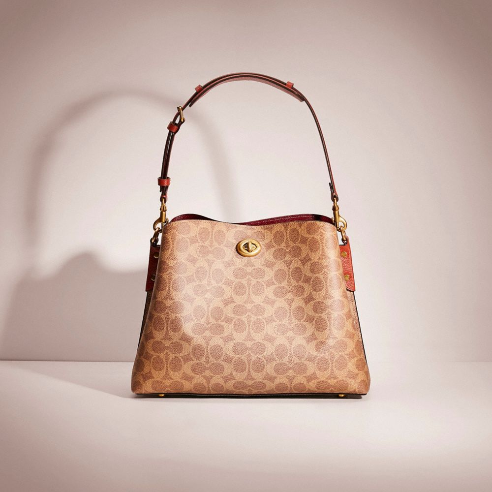 COAthtCH Classic handbags