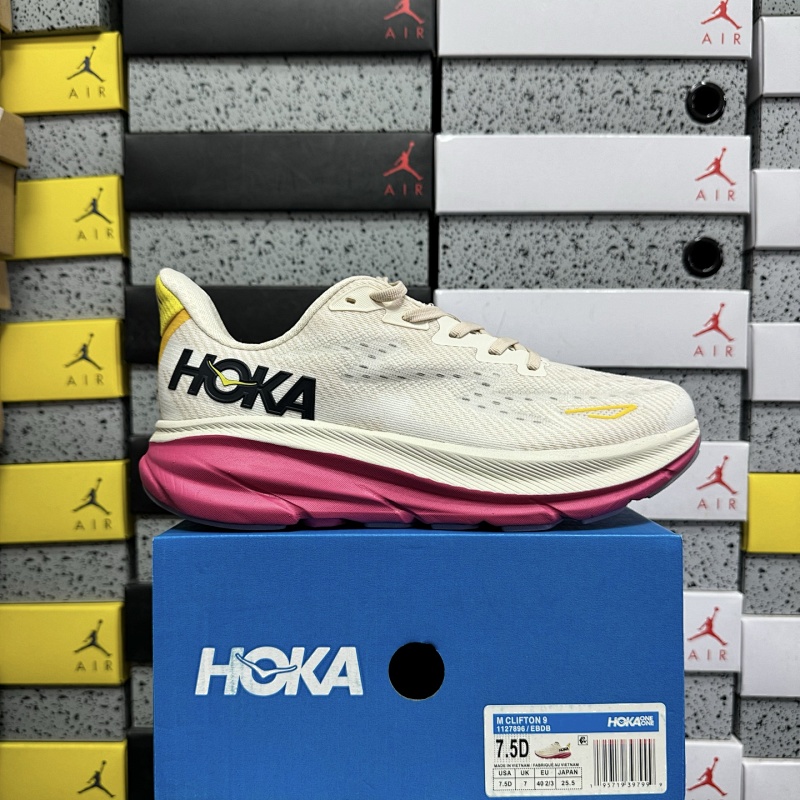 Hoka Clifton 9 Wide Sneakers
