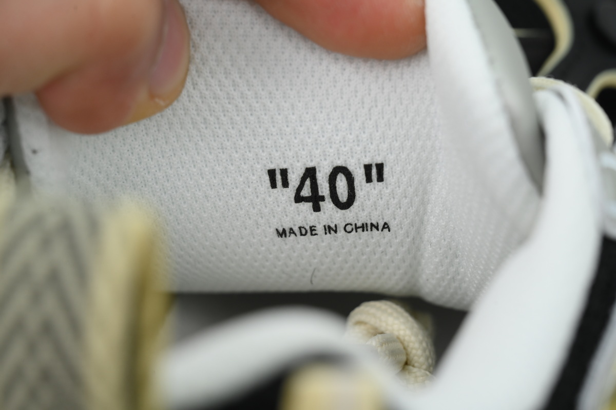 Off-White Be Right Back Yellow Black OWIA295S 26FAB003 1087