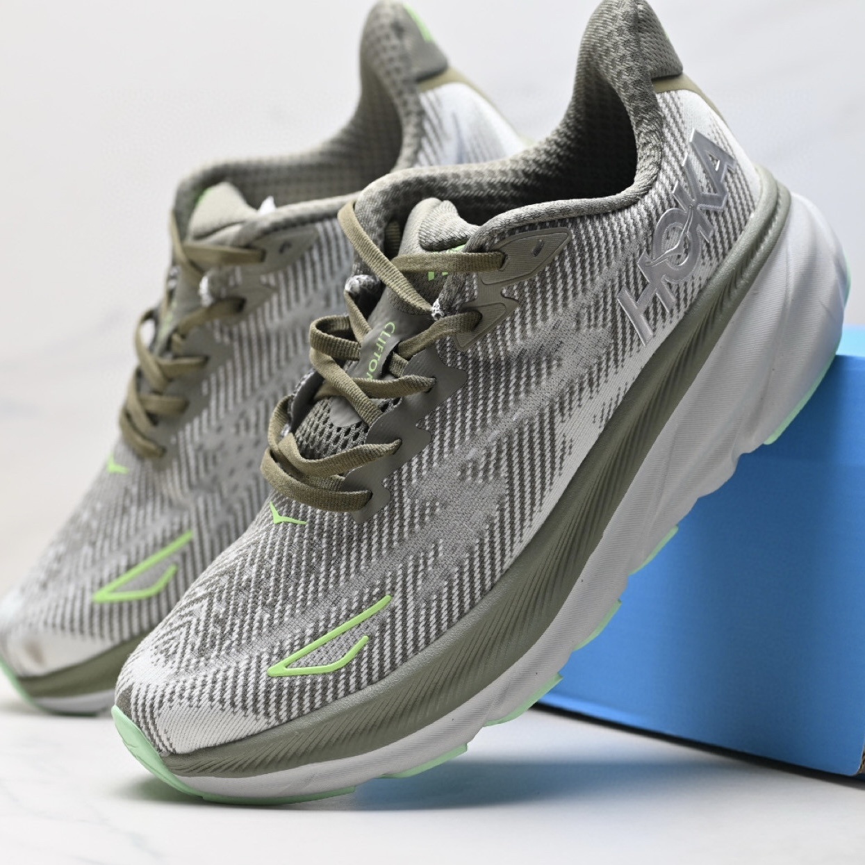 Hoka Clifton 9