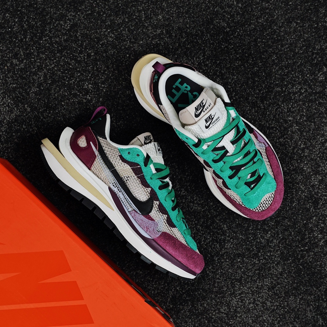 Nike x sacai Sneakers detail 1