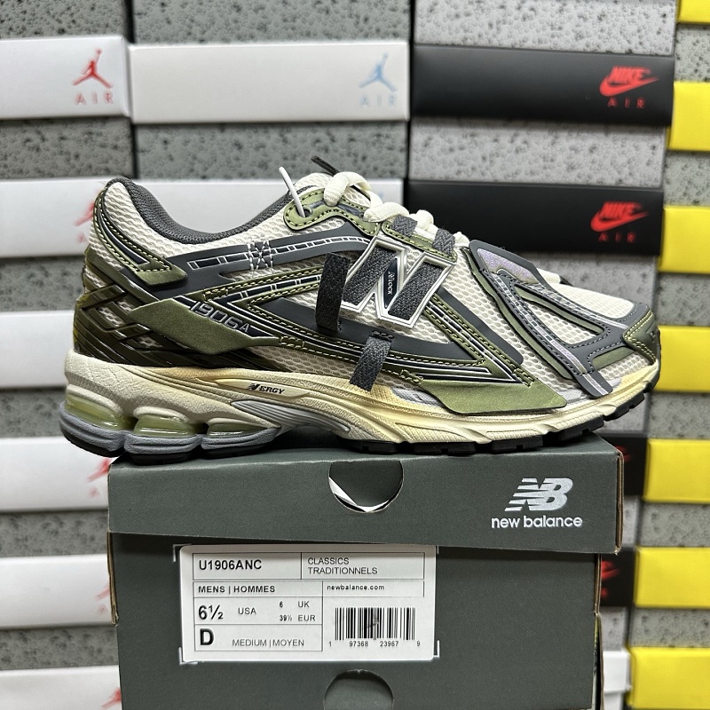 New Balance 1906 Sneakers