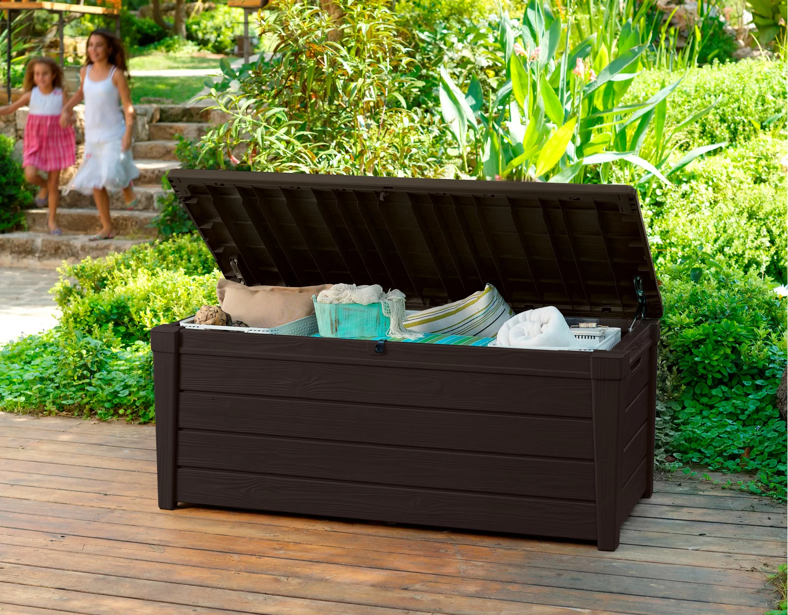 Keter Brightwood 120 Gallon Large Elegant Resin Water Resistant