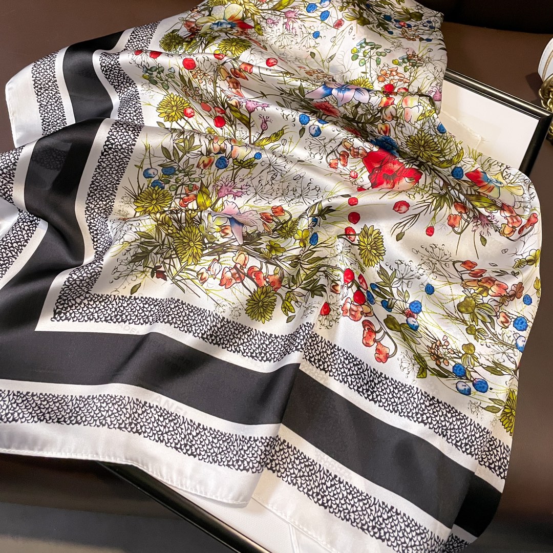 Dior Floral Print Square Scarf Multicolour product images