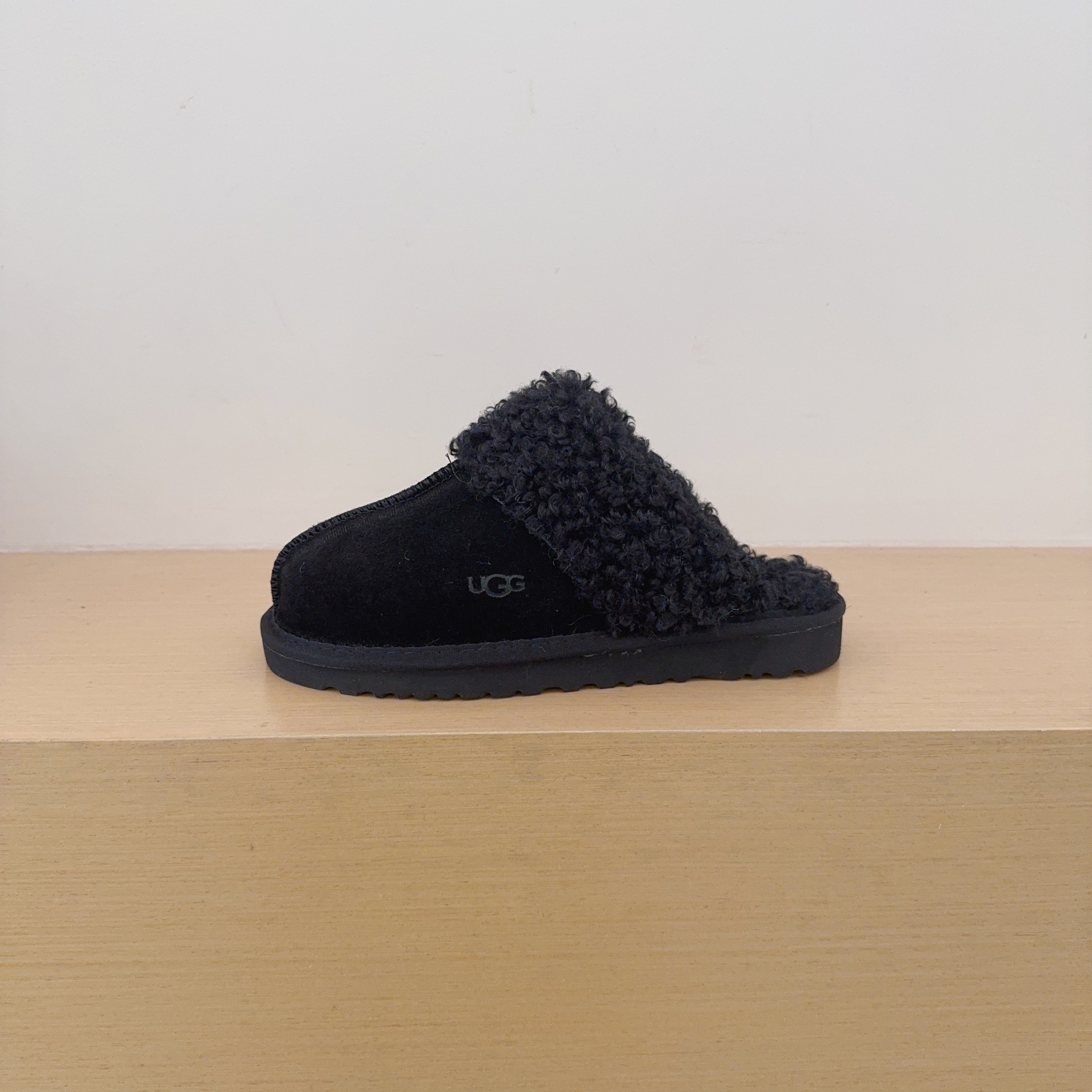 UGG Kids Curly Fleece Star Slippers