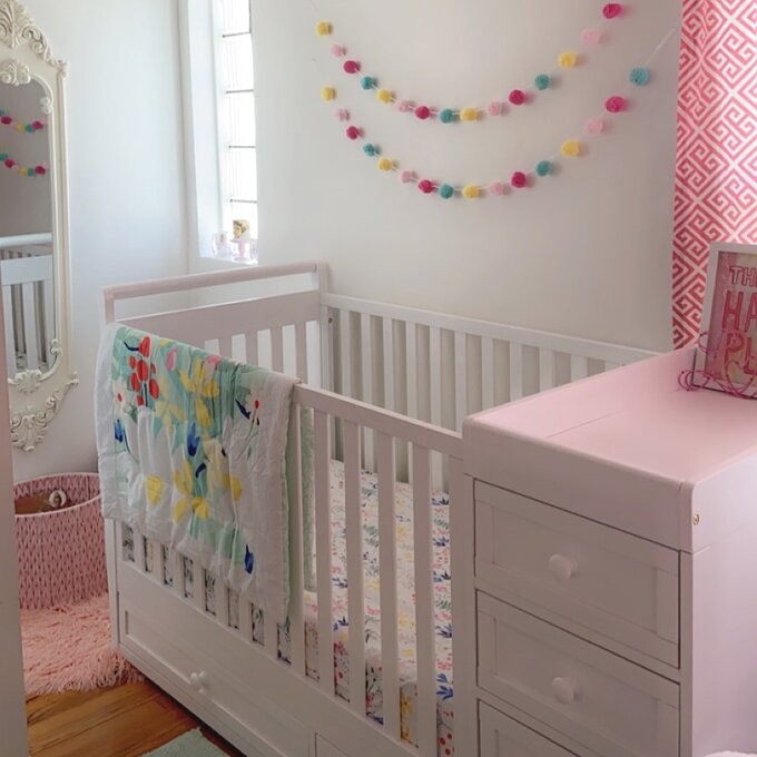 Brnaba 2-in-1 Convertible Crib and Changer