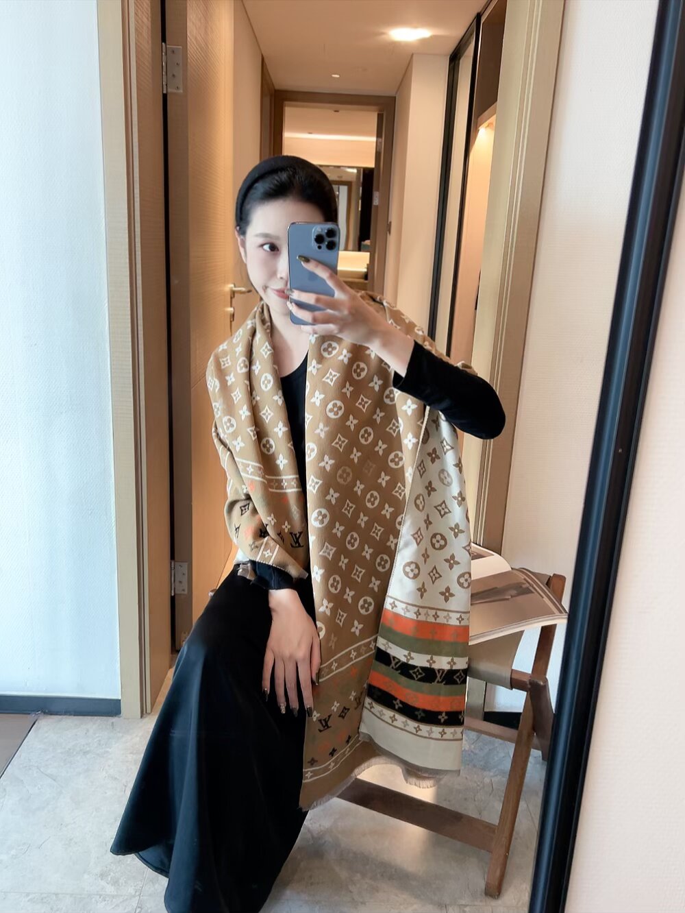 LV Louis Vuitton high-end scarf