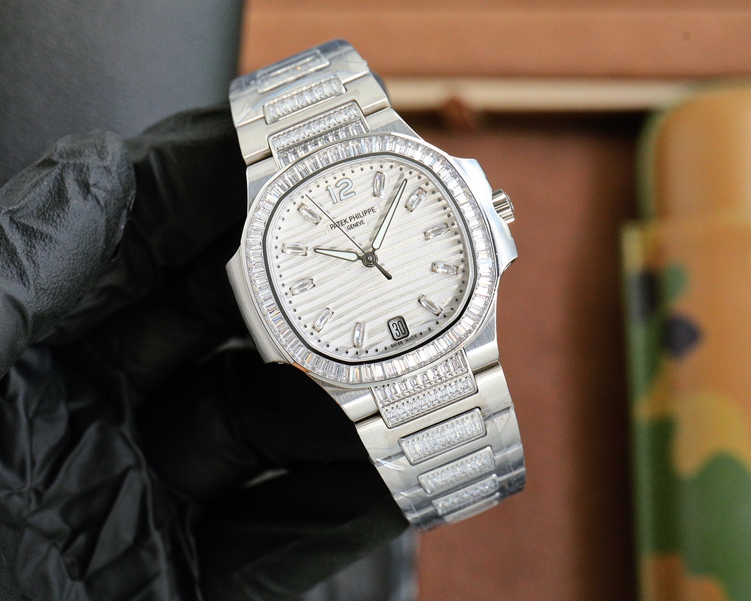 【Super Clone】Patek Philippe Nautilus Ladies White Gold Diamond Bezel 7118