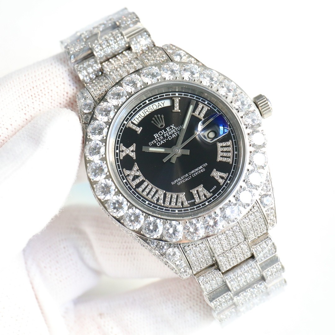 SJ NK1 Star-shaped watch with diamonds