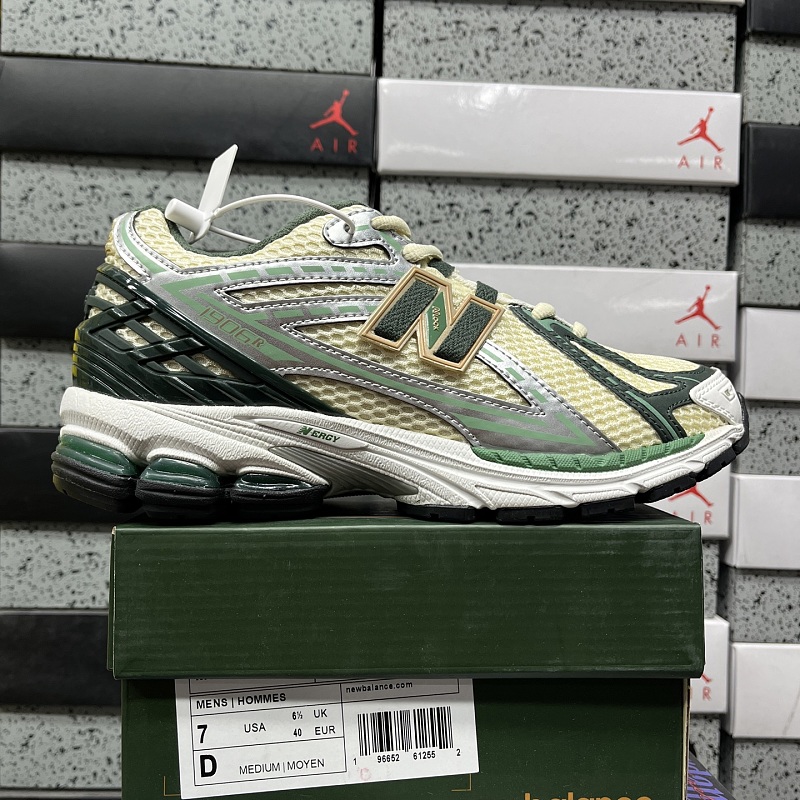 New Balance 1906 Sneakers