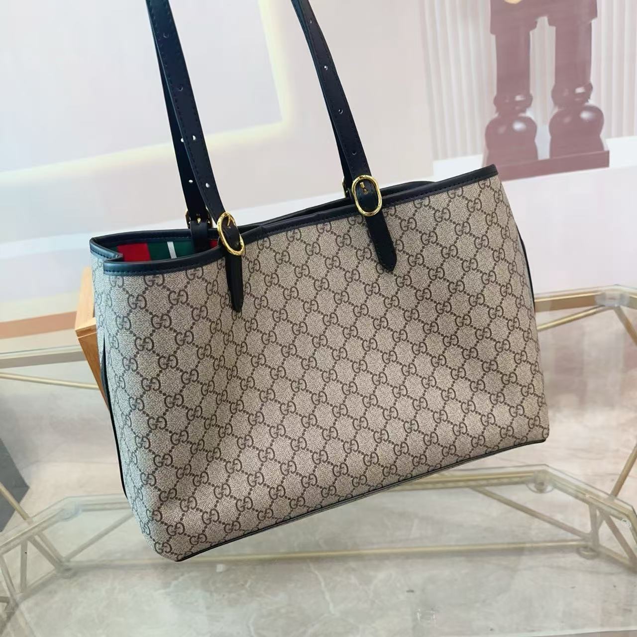 Gucci Emblem bag