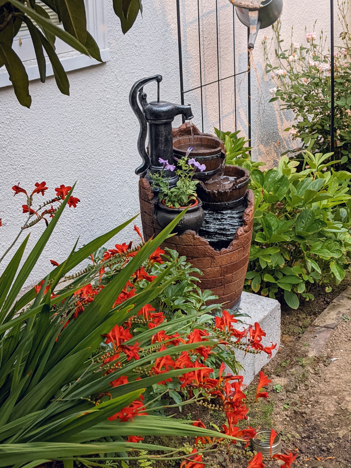 Jeco Glenville Water Pump Cascading Water Fountain