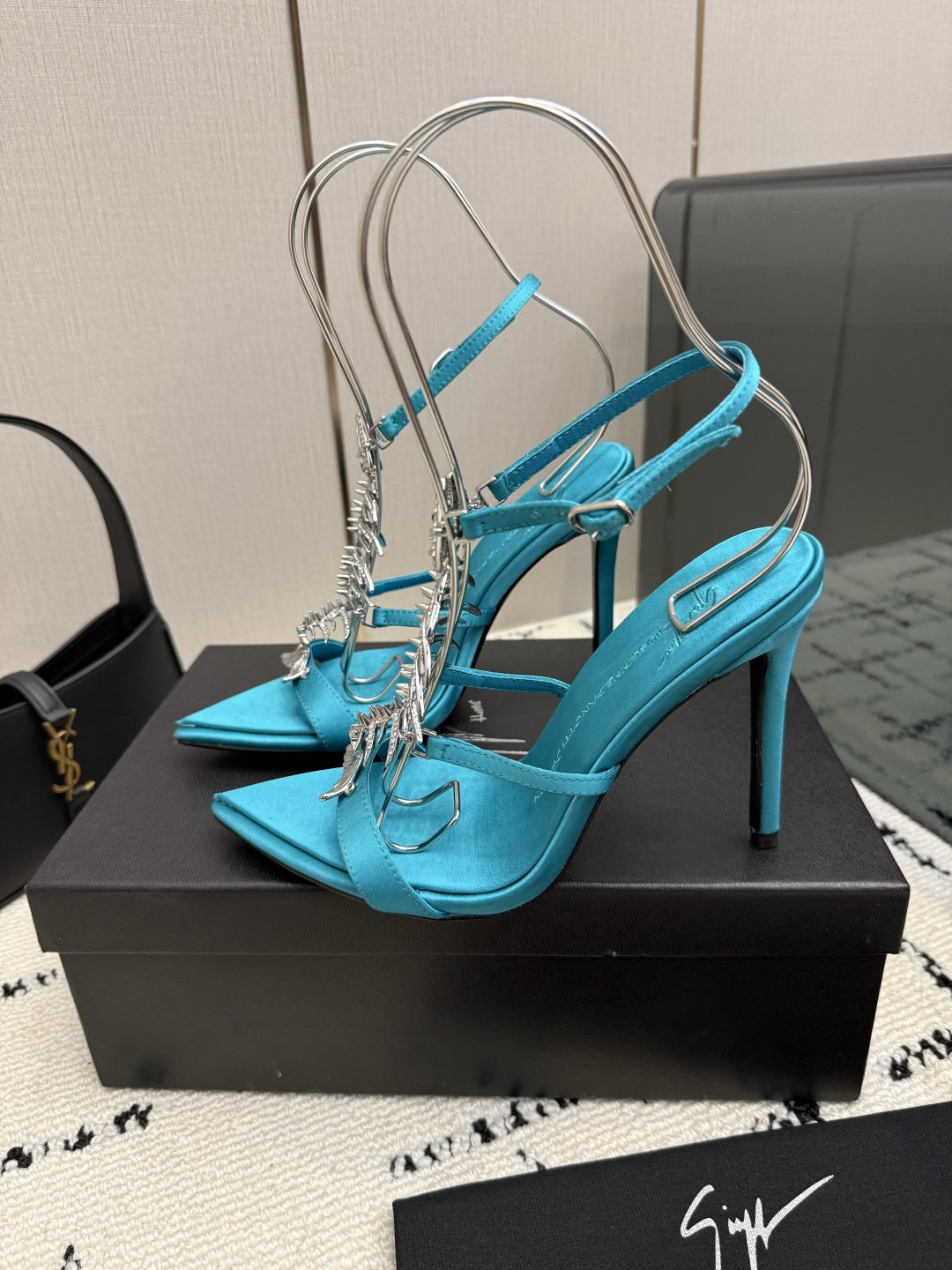 Giuseppe Zanotti Slim 2.0 105 black crystal fishbone sandal