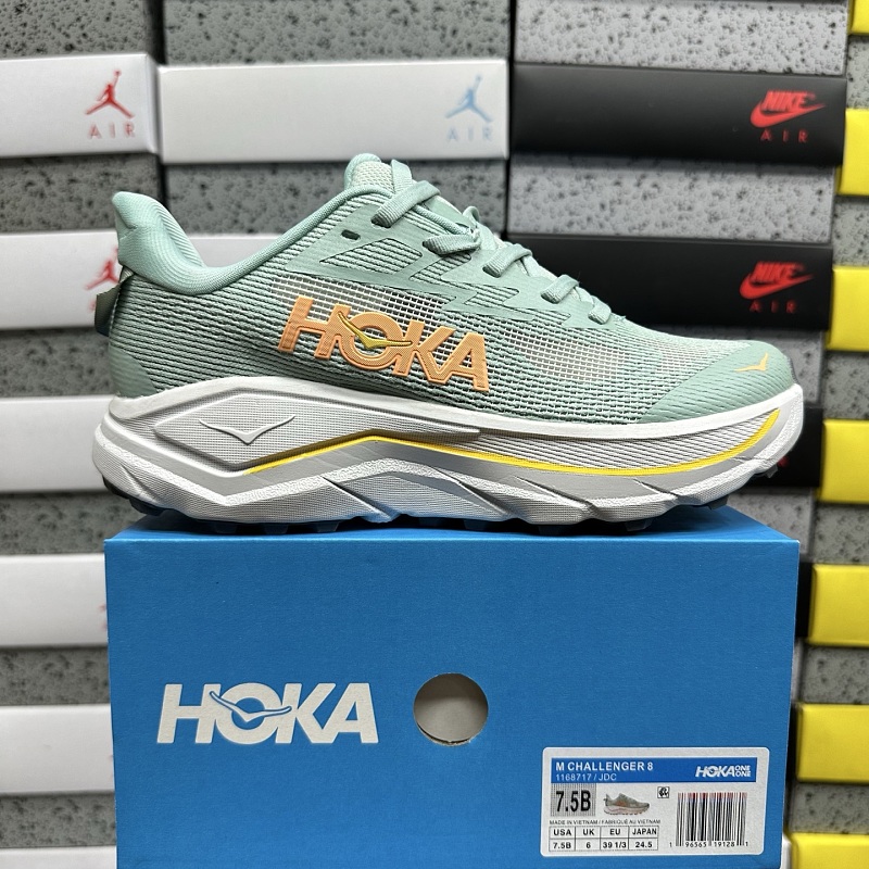 Hoka Challenger 8 Wide Sneakers