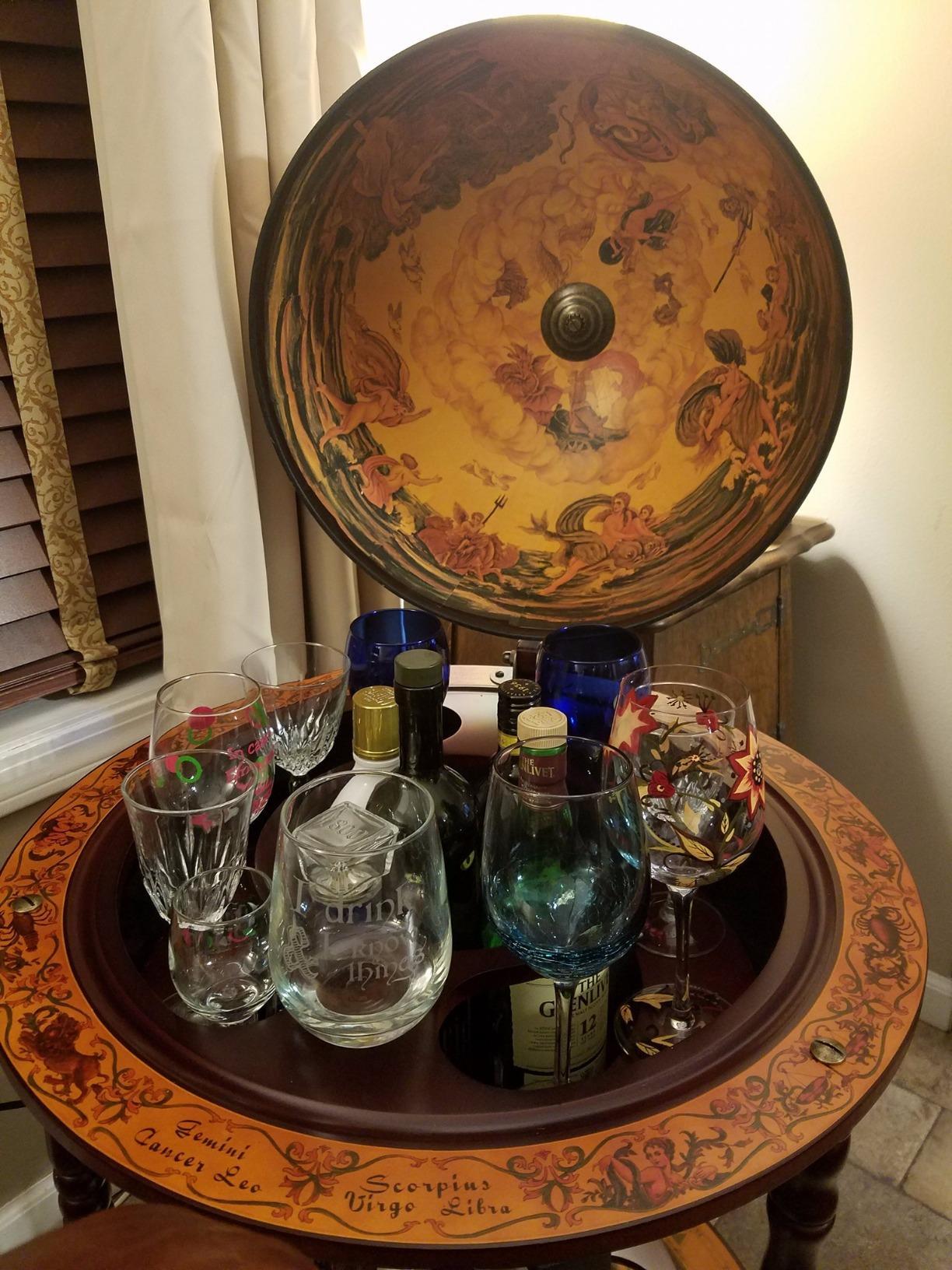 Design Toscano Sixteenth-Century Italian Replica Globe Bar Cart
