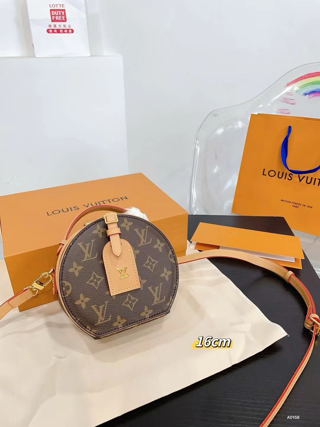 LV Monogram round cake bag