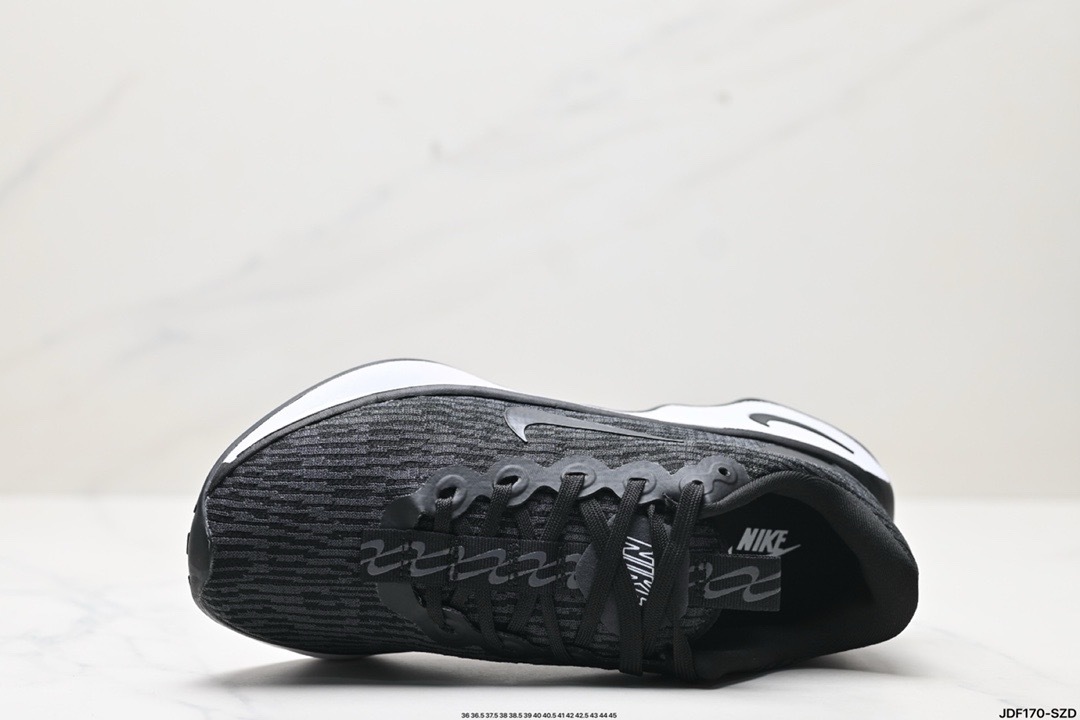 Nike MOTIVA