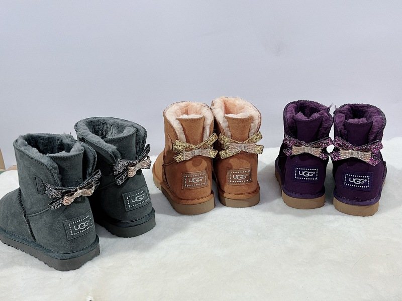 UGG 78 Sparkle Bow Classic Mini Boots