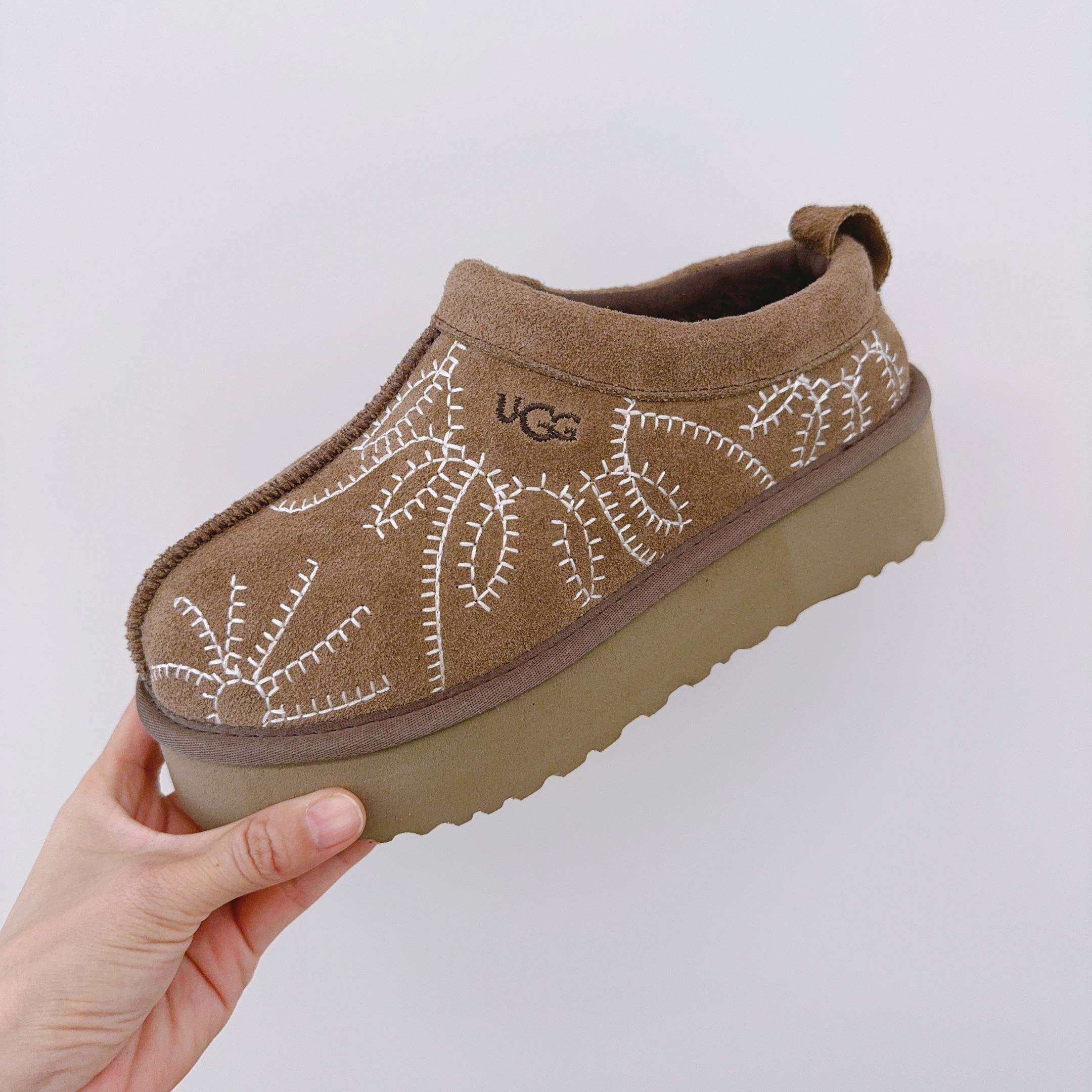 Embroidered Palm Tree Platform